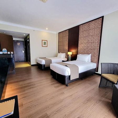 Mines Beach Resort Hotel Seri Kembangan Exterior photo