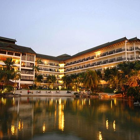 Mines Beach Resort Hotel Seri Kembangan Exterior photo