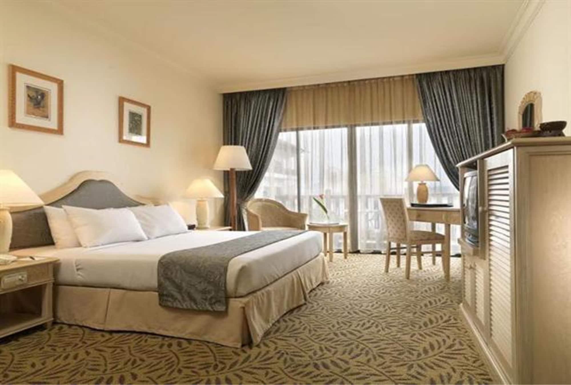 Mines Beach Resort Hotel Seri Kembangan Exterior photo
