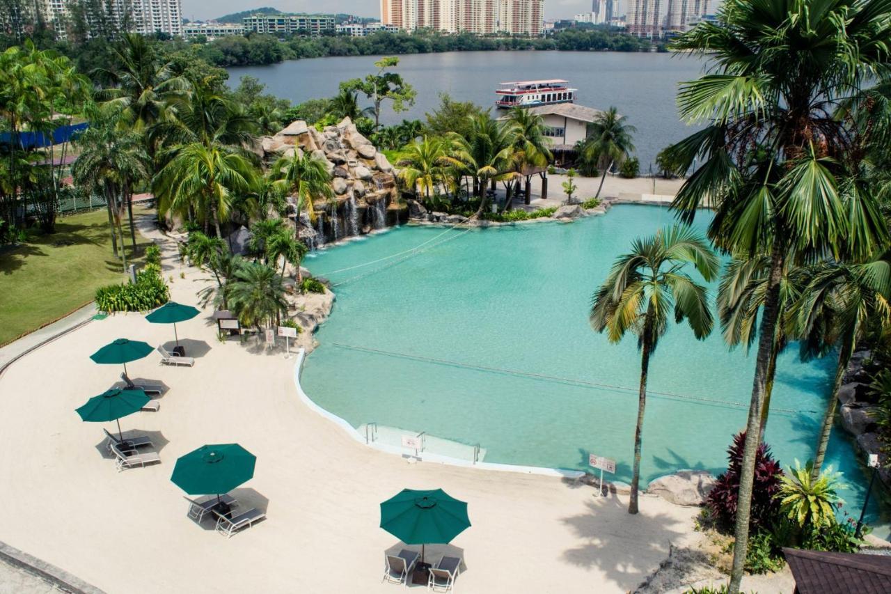 Mines Beach Resort Hotel Seri Kembangan Exterior photo