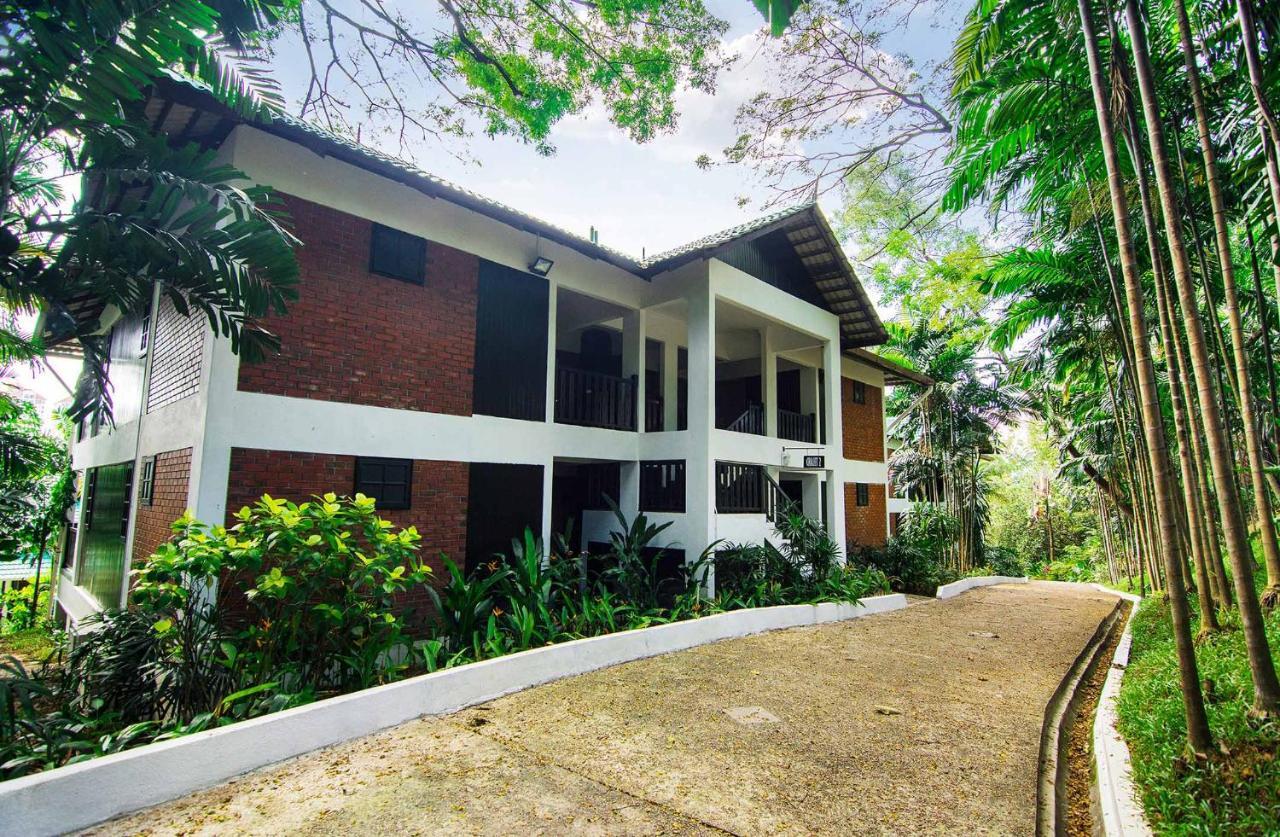 Mines Beach Resort Hotel Seri Kembangan Exterior photo