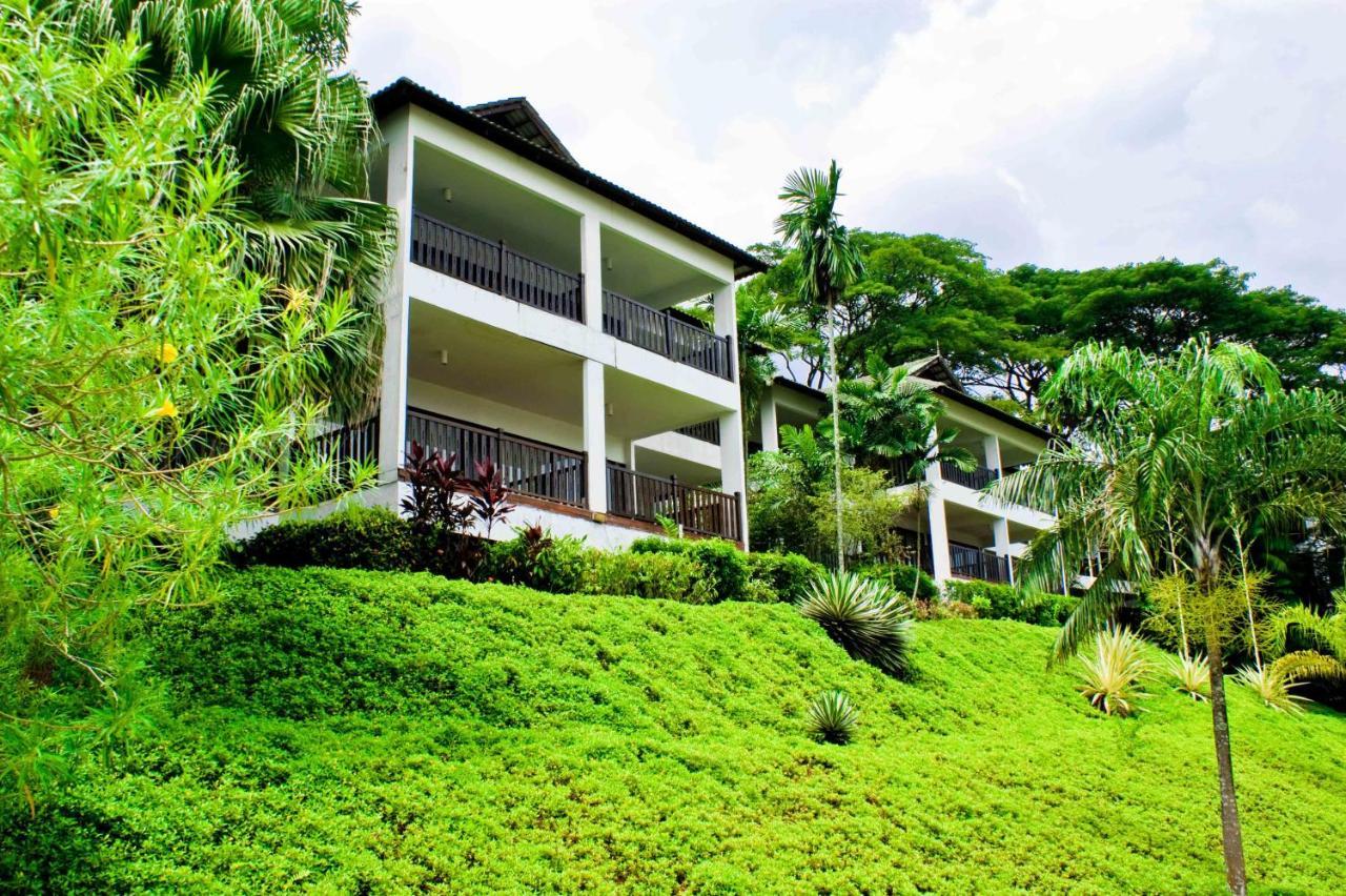 Mines Beach Resort Hotel Seri Kembangan Exterior photo