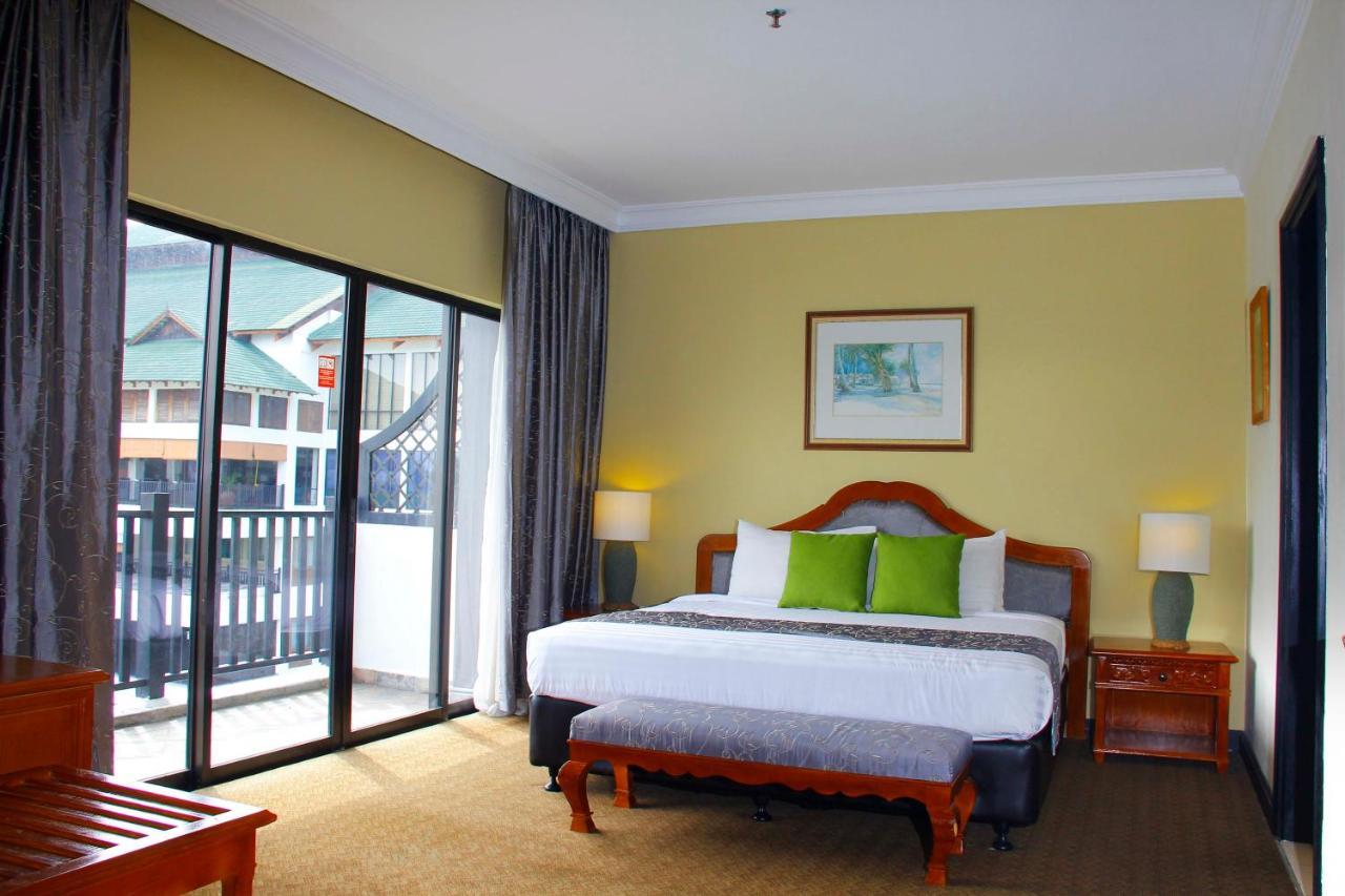 Mines Beach Resort Hotel Seri Kembangan Exterior photo