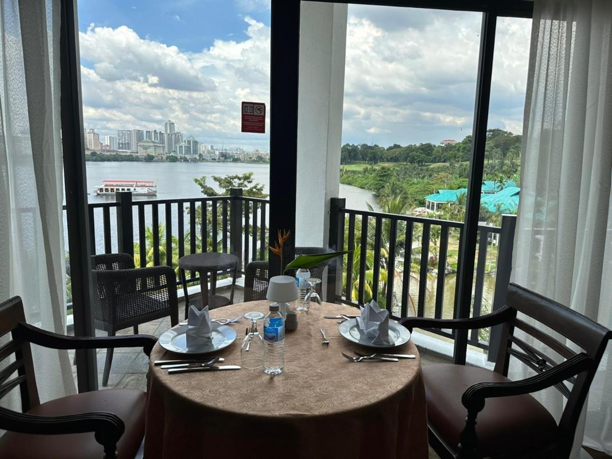 Mines Beach Resort Hotel Seri Kembangan Exterior photo